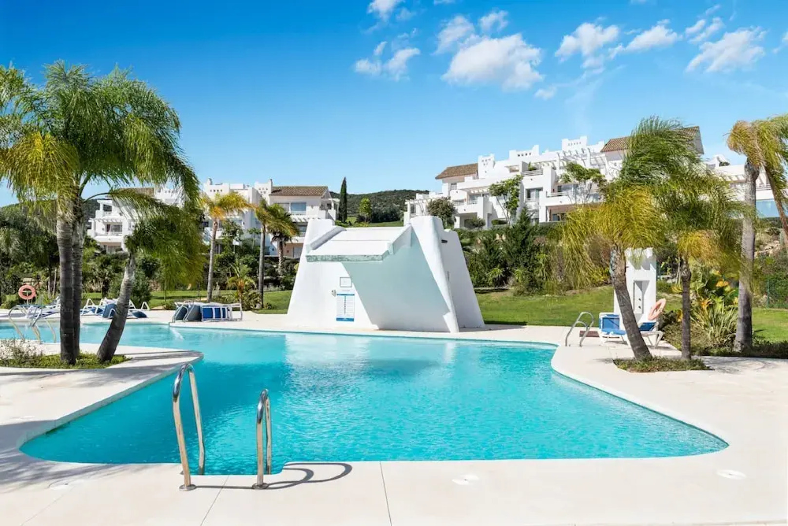 Scenic Apartment in Alcazaba Lagoon Ref M55