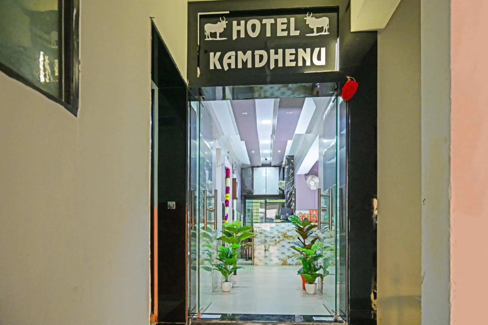OYO Flagship 83429 Hotel Kamdhenu Palace