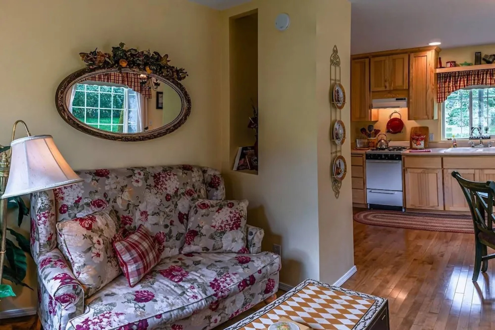 Romantic Rogue River Cottage ~ Near Del Rio Winery