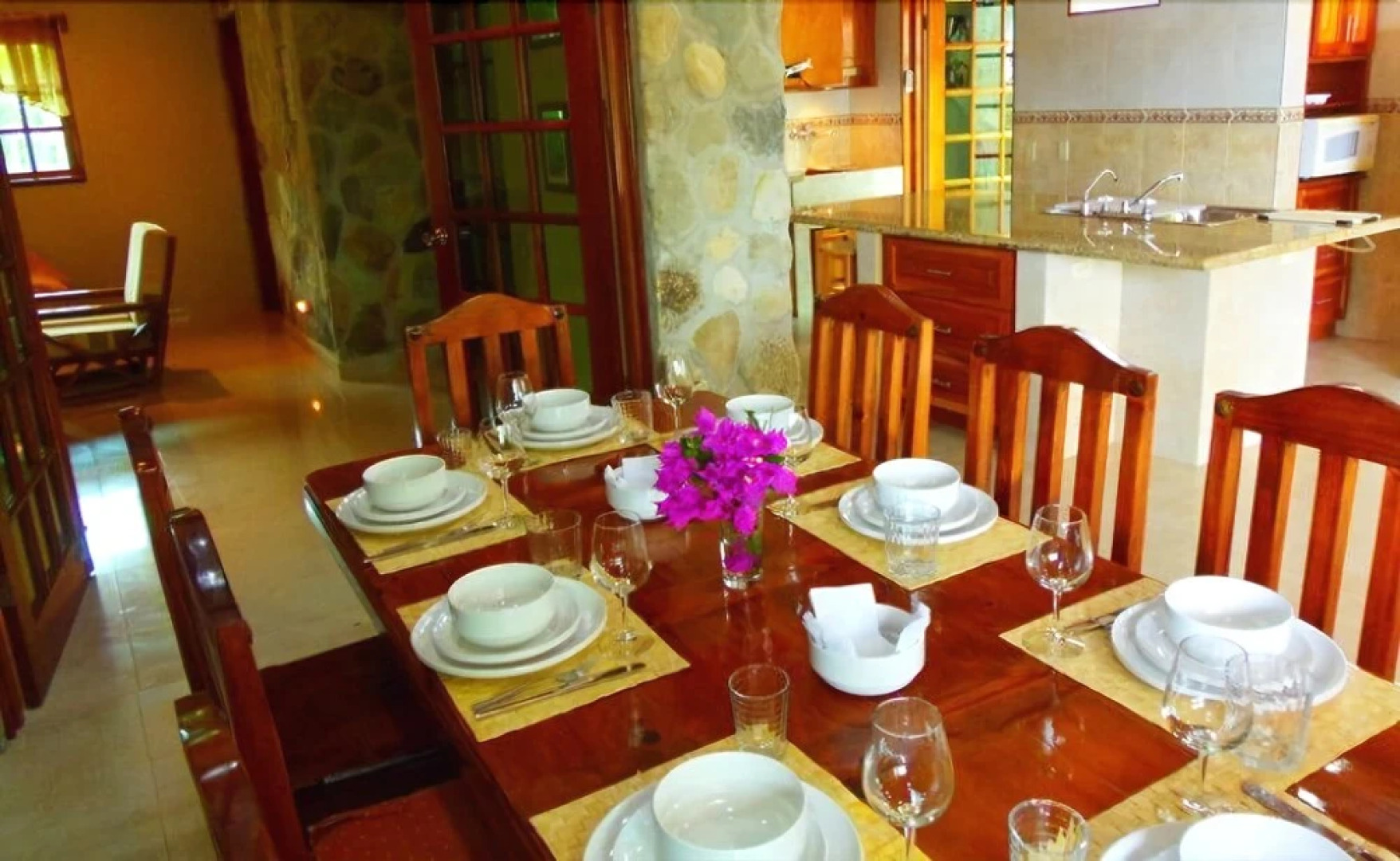 Spacious Casa Ken with Golf Cart