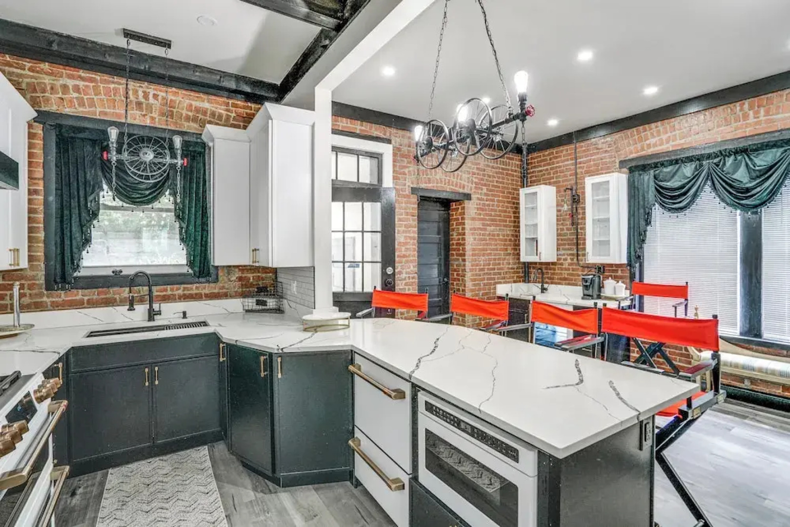 Walk to Nott Memorial: Studious Retreat Near Eats