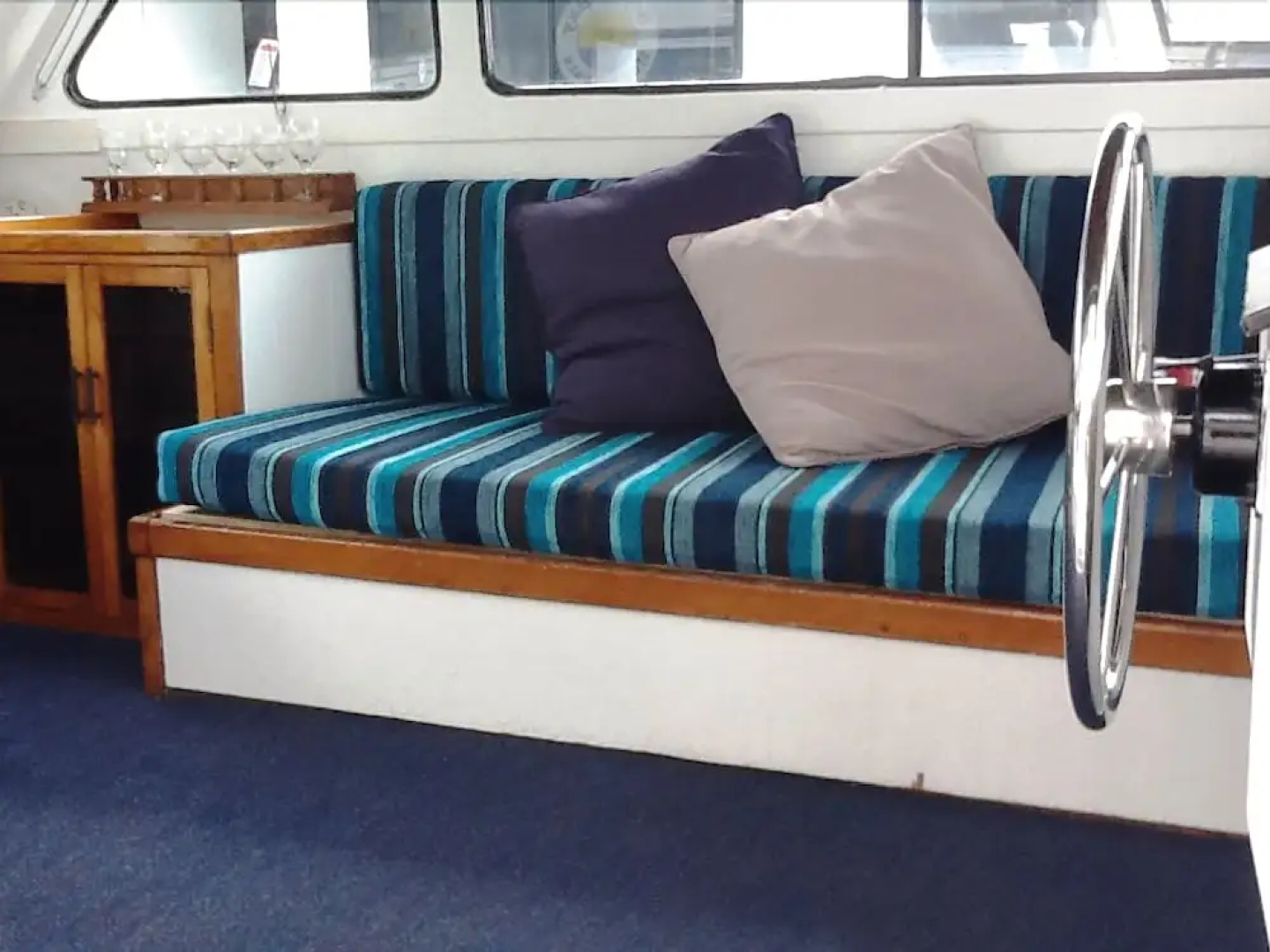 Boyds Bay Houseboat Holidays