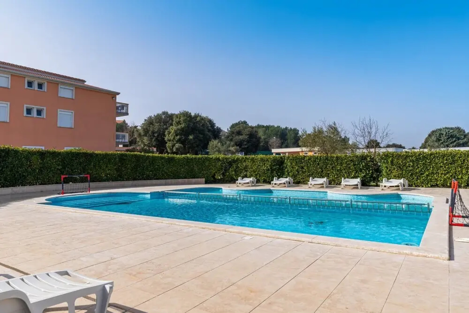 Pool Apartment Suzi 1