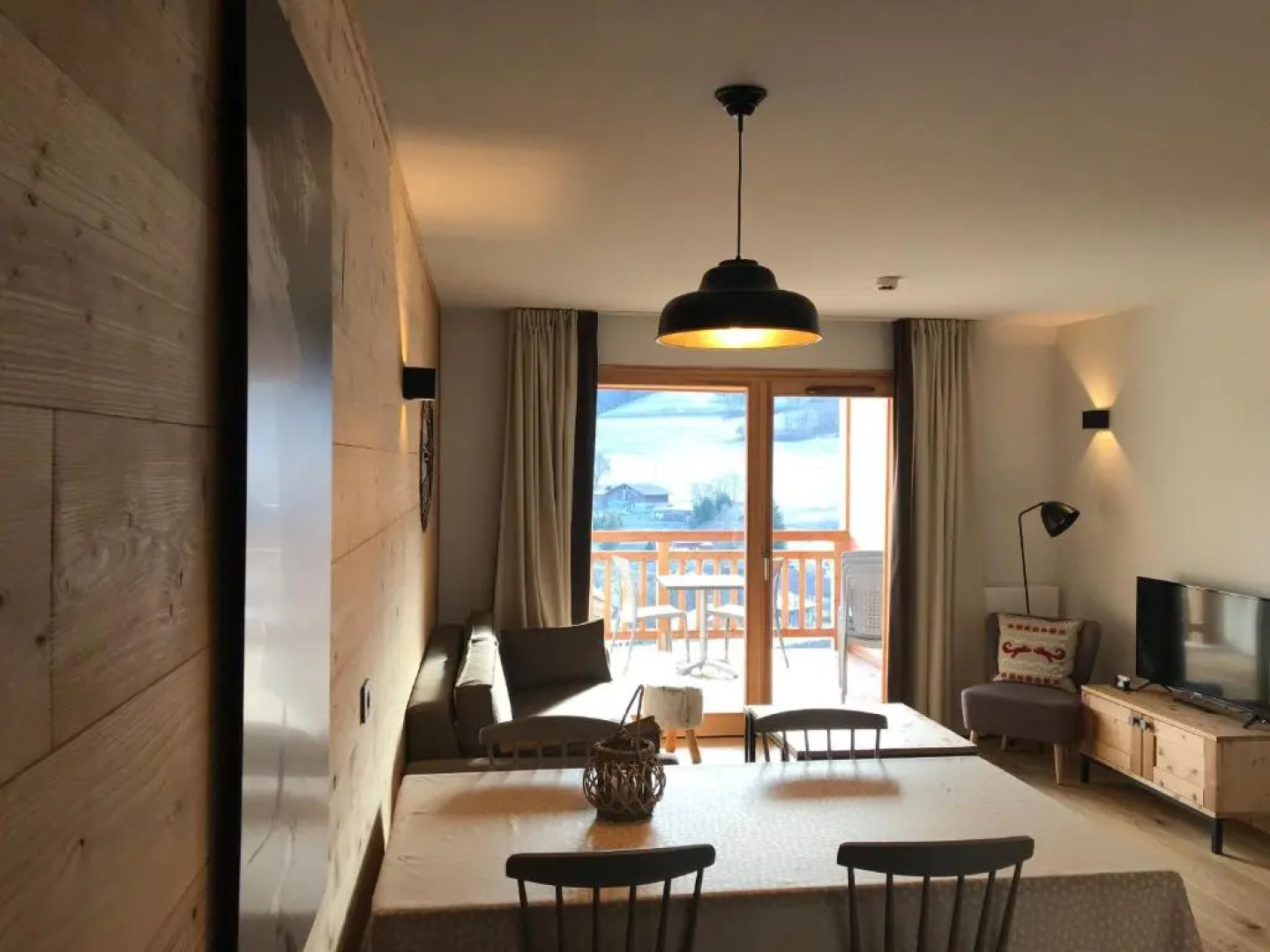 Luxury 2 Bedroom Apartment with view of Mont Blanc