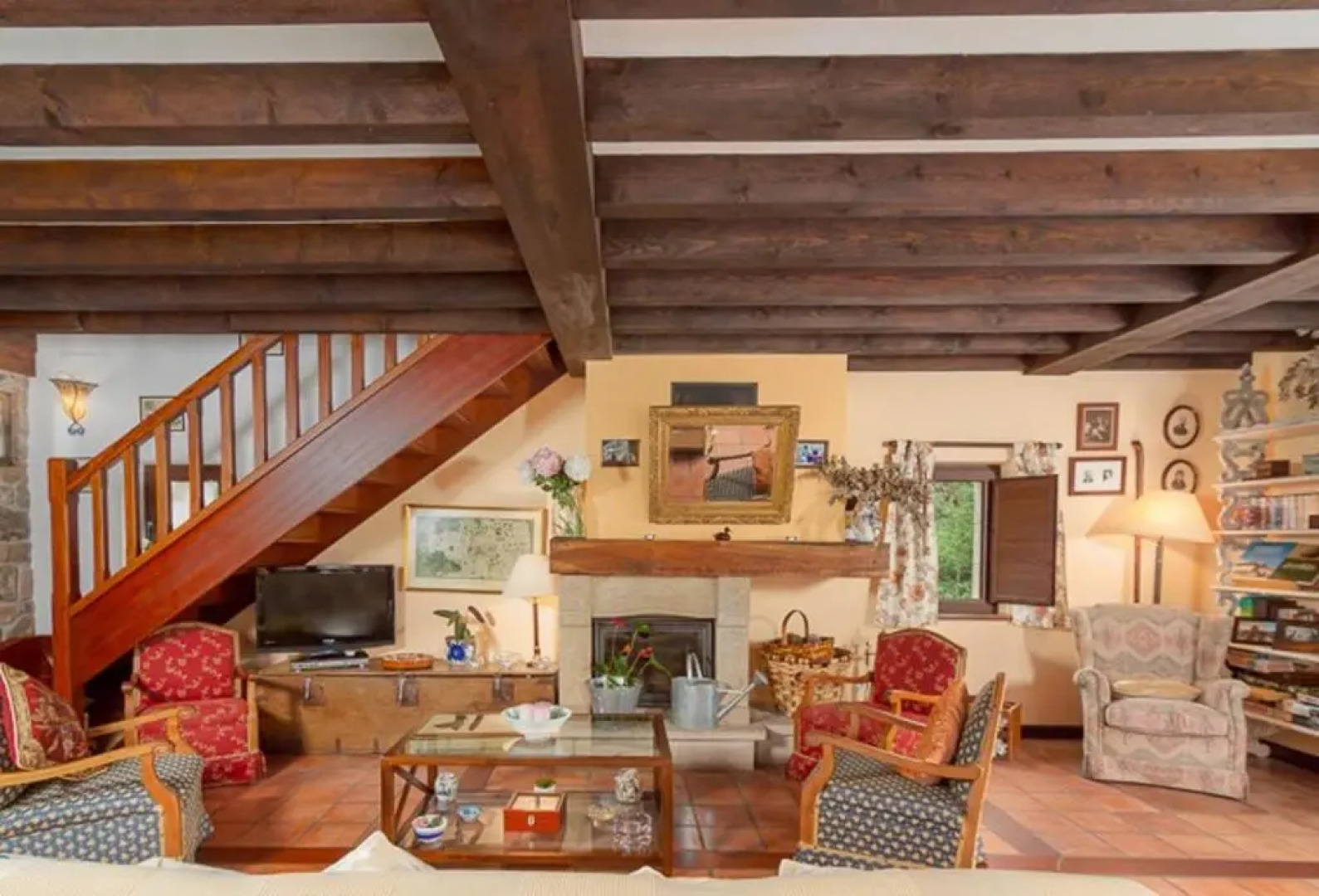 House with 3 bedrooms in Cantabria with wonderful lake view enclosed garden and WiFi 11 km from the beach