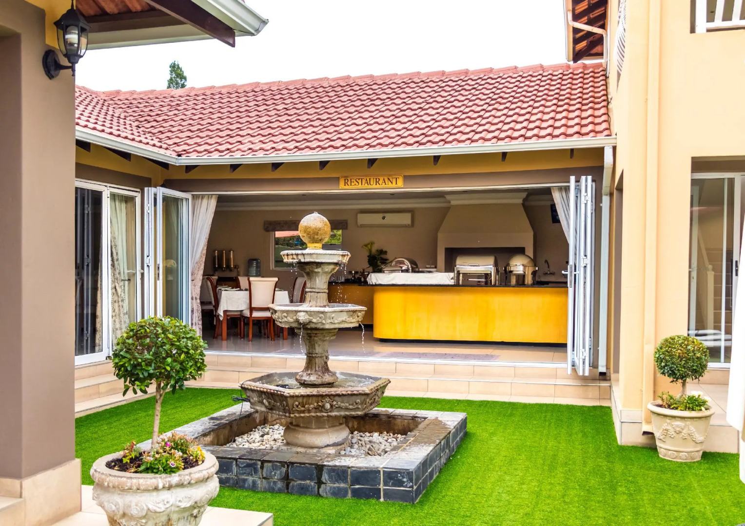 Lakeview Boutique Hotel & Conference Center