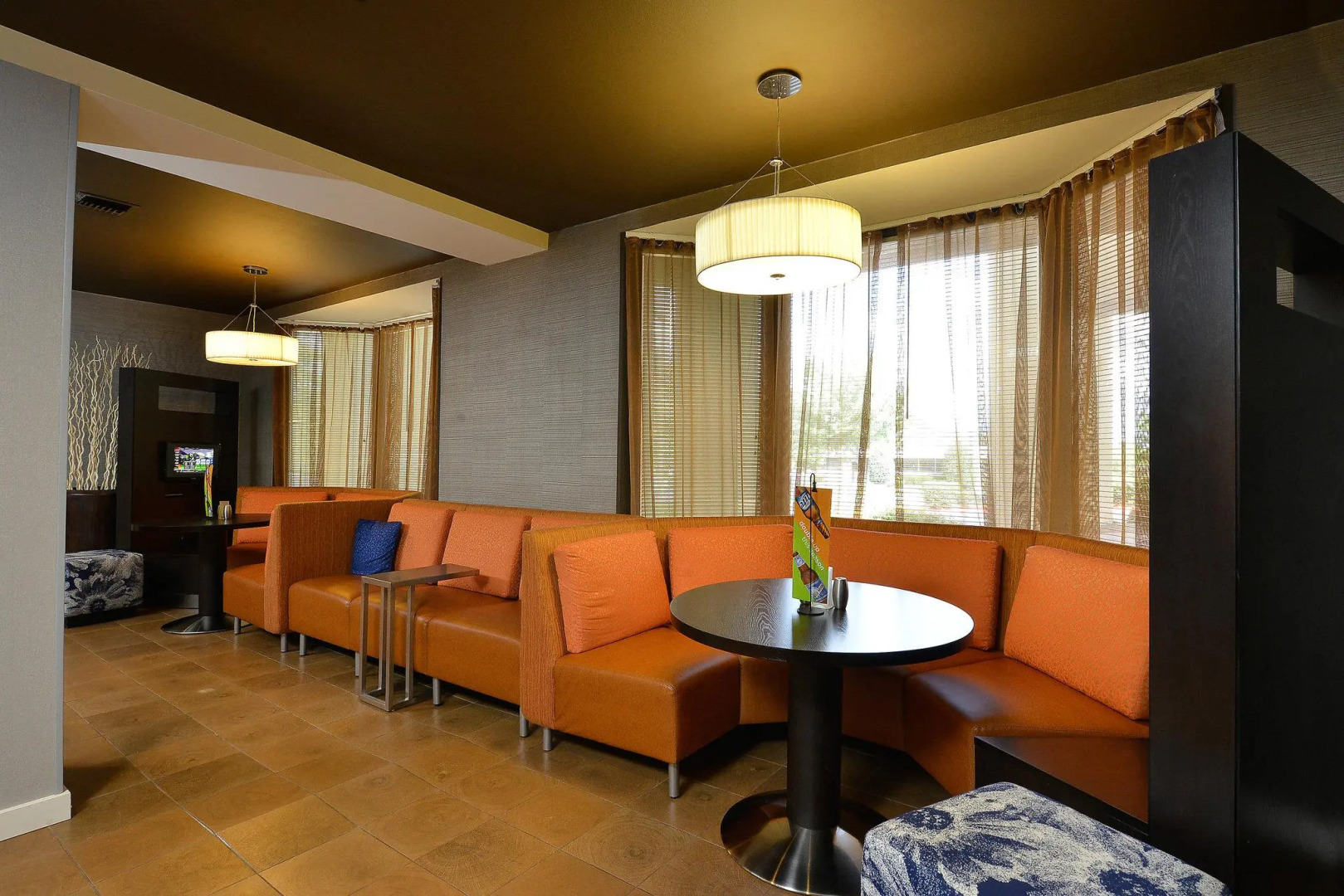 Courtyard By Marriott Bentonville