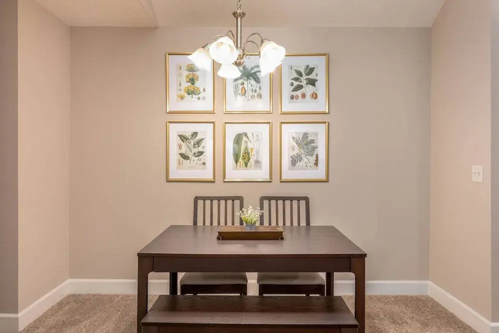 Woodland Penthouse 2BR W D Pool Gym Walkable