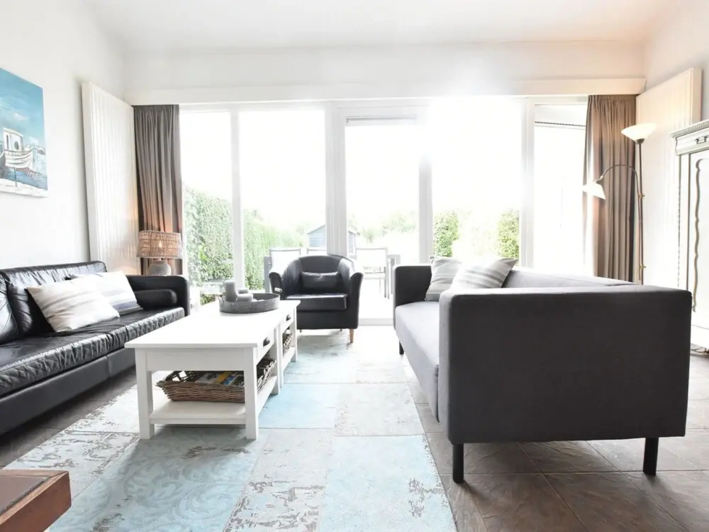 Modern Holiday Home in Nieuwvliet with Garden