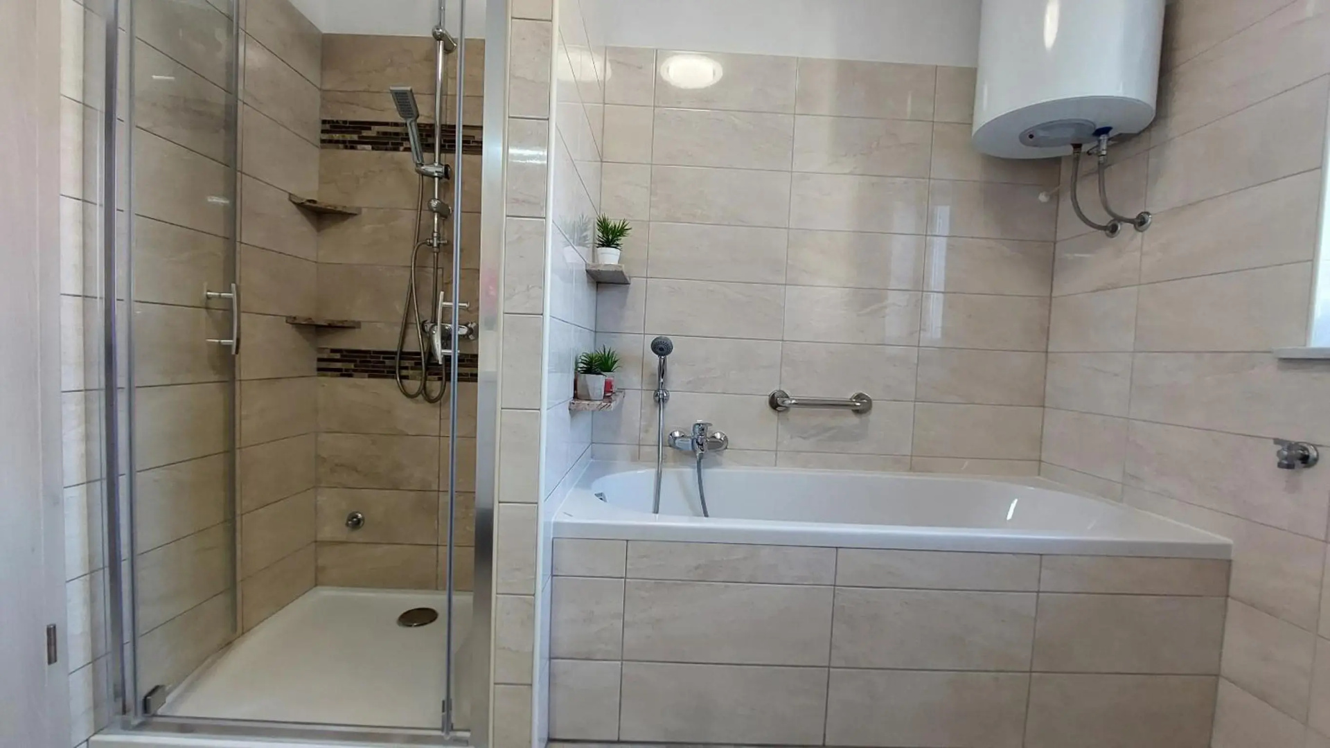 Villa Amoena with pool and sauna near Novigrad