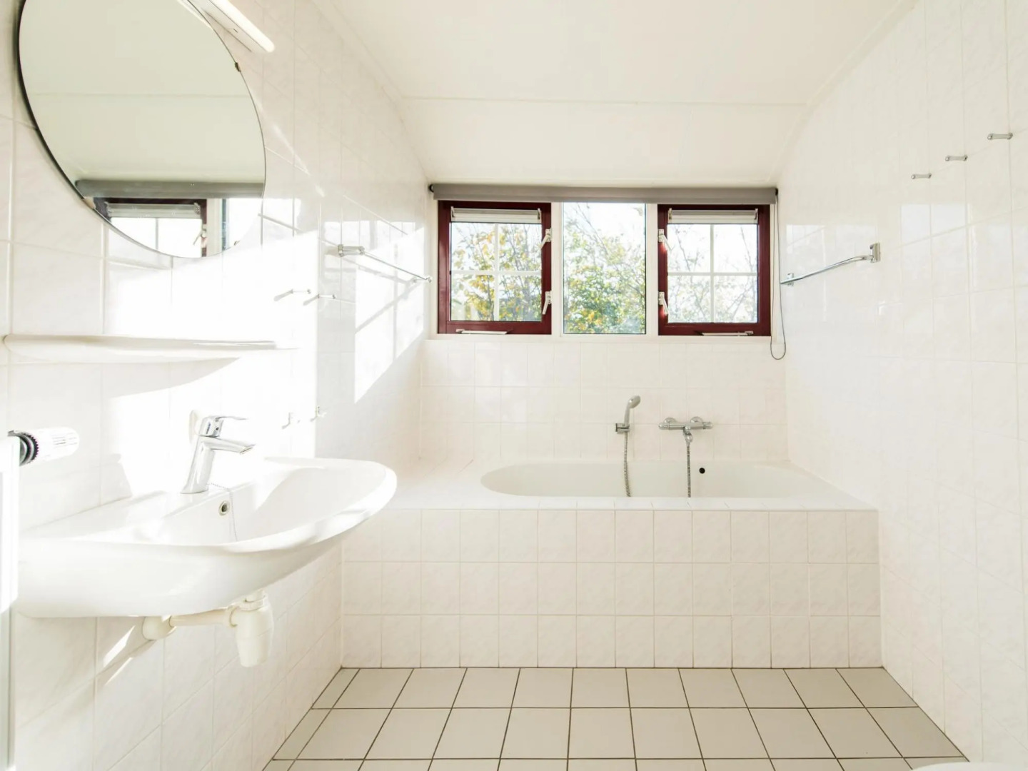 Thatched Villa With Dishwasher Near the Beach