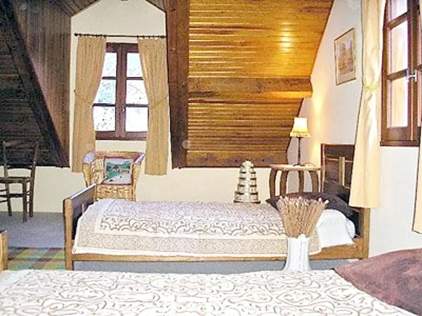 Villa With 4 Bedrooms In Saint-pierre-des-tripiers, With Wonderful Lake View, Private Pool, Furnished Garden - 41 Km From The Slopes