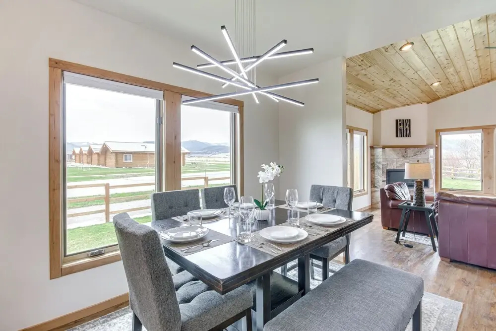 Red Lodge Home w/ Outdoor Kitchen & Fire Table!