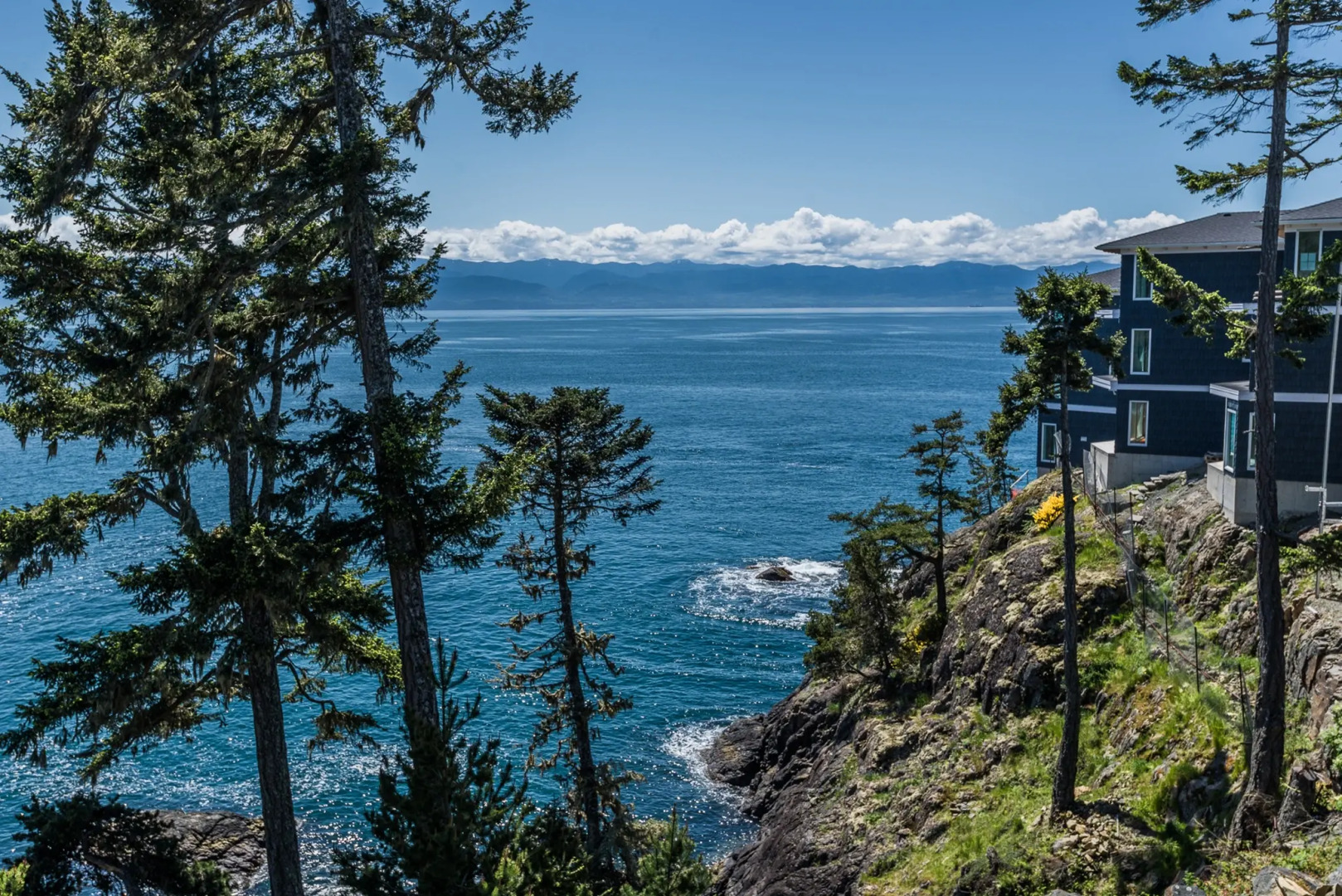 SookePoint Ocean Cottage Resort