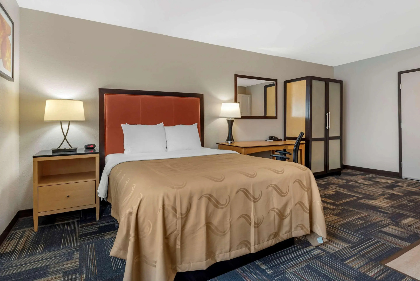 Quality Inn & Suites Evansville Downtown