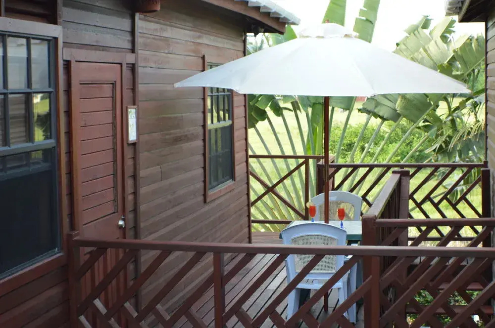 Yellow Bird Apartment