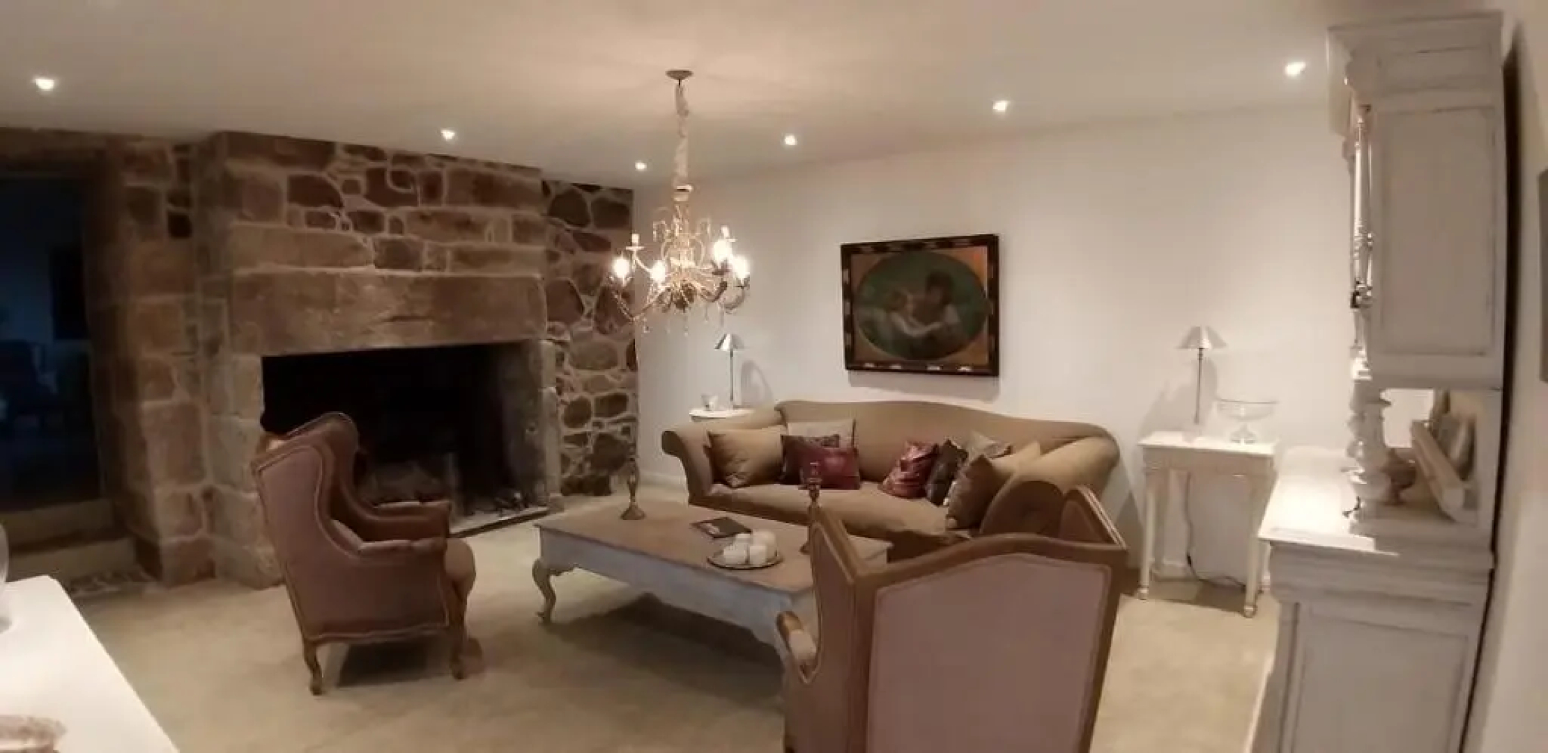 LA CURE grande maison de charme de 2 a 14 personnes
