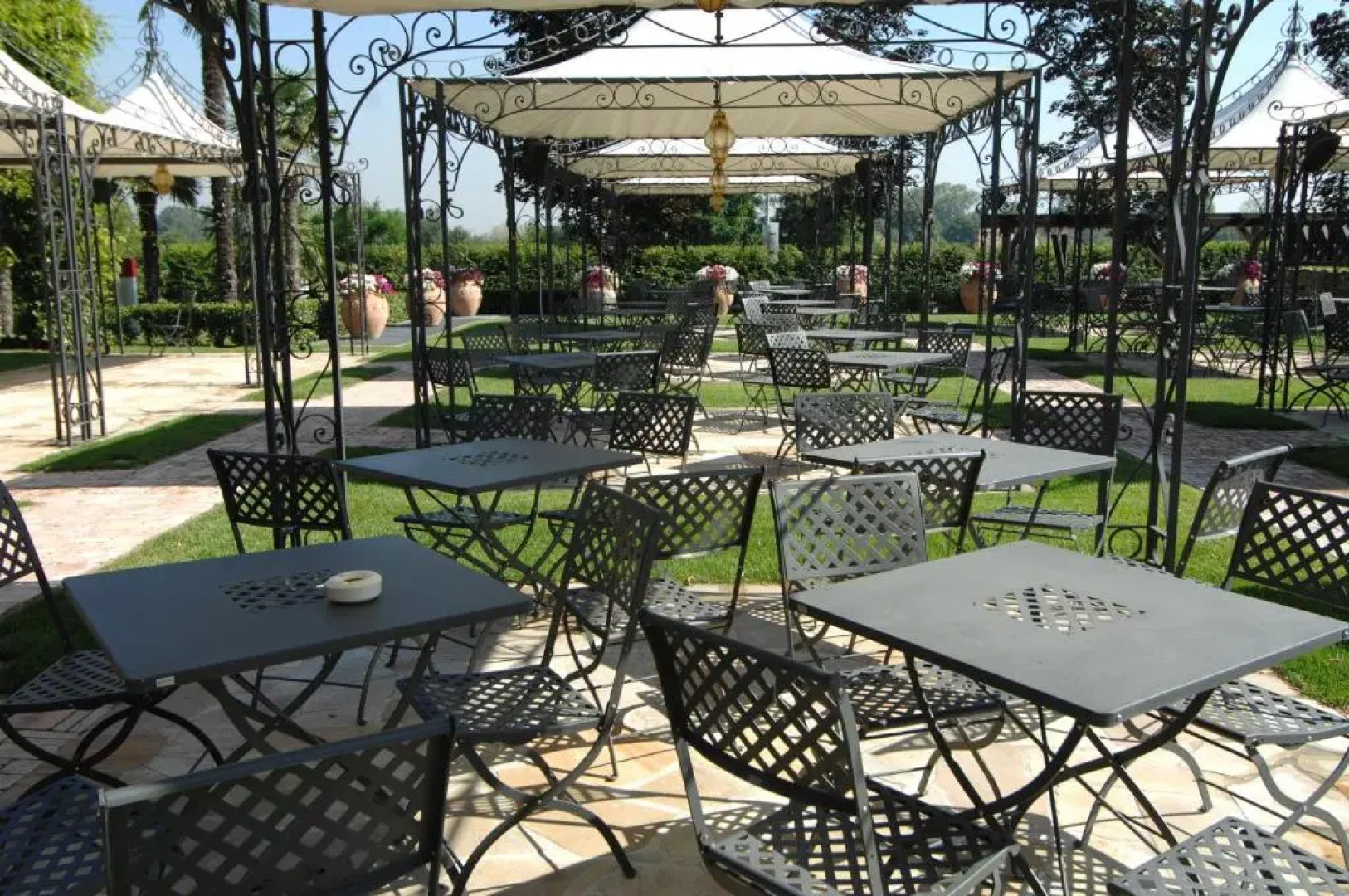Отель Royal Garden