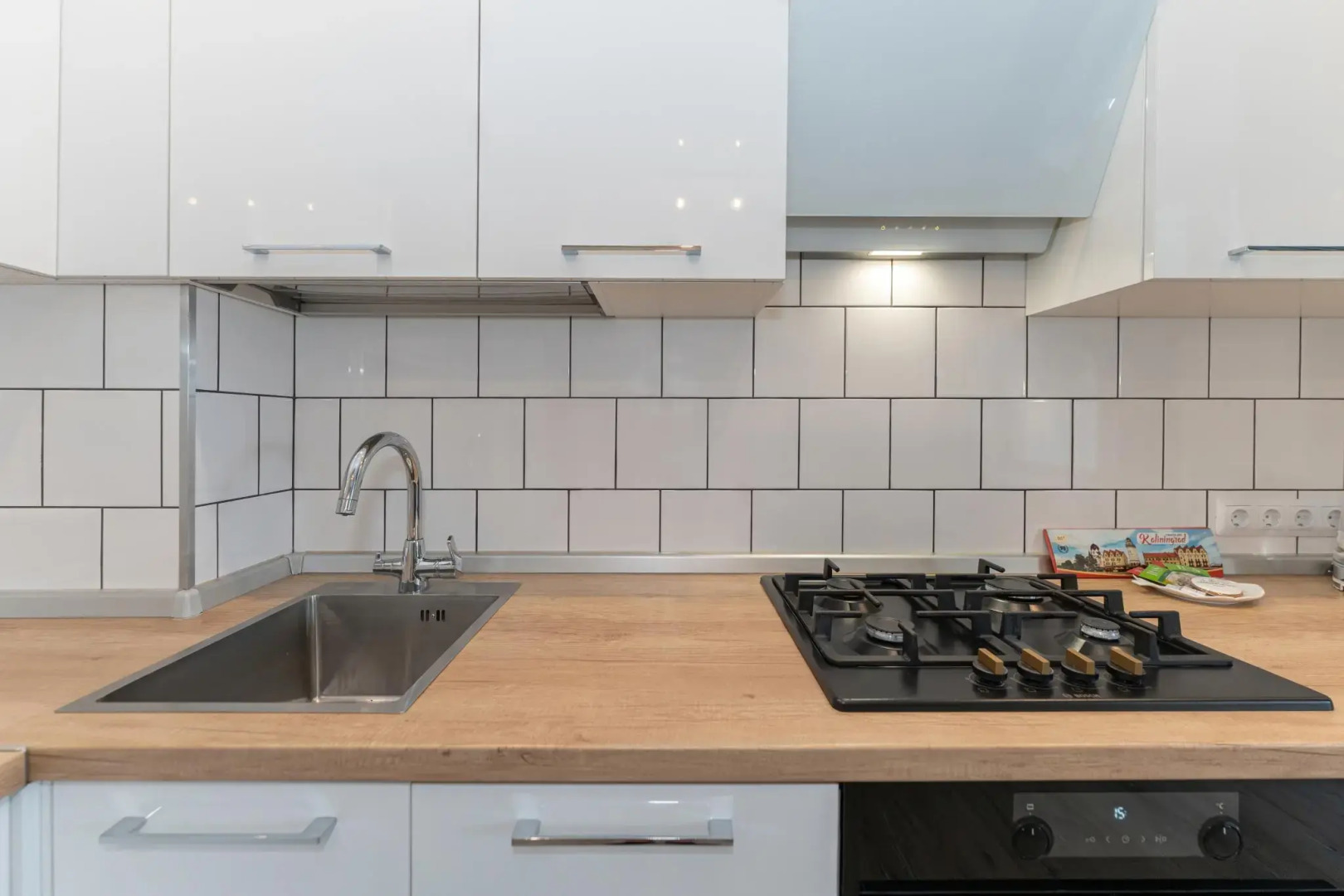 Апартаменты Апарт - Делюкс Легенды Моря в г. Калининград на аллее Знаний д. 5