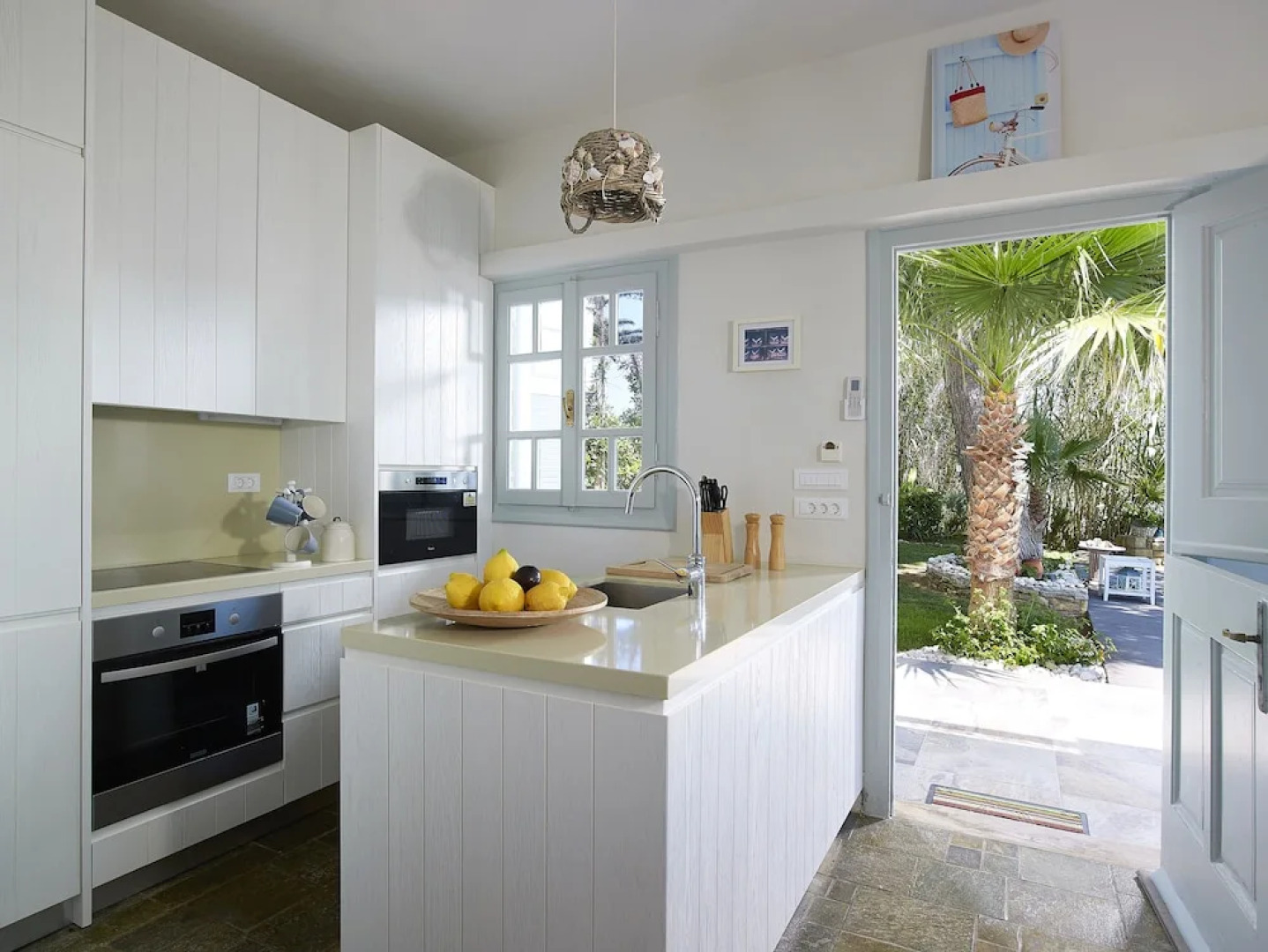 Paradisso Beach Villas