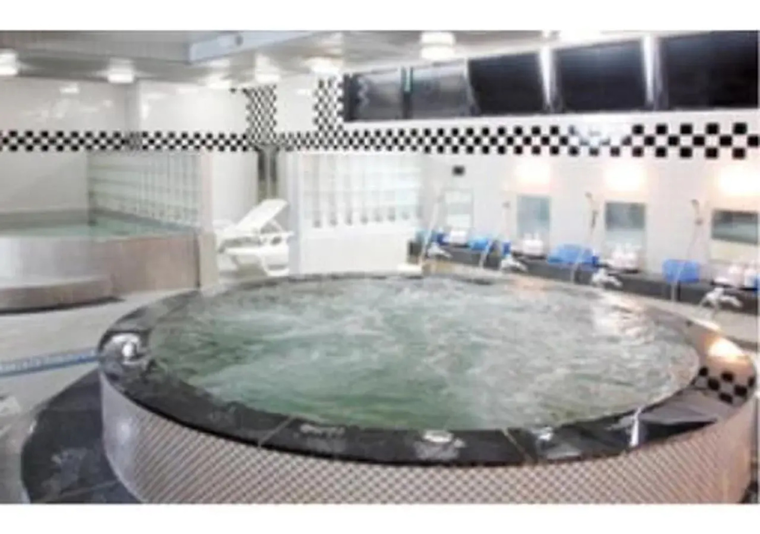 paradise - Caters to Men