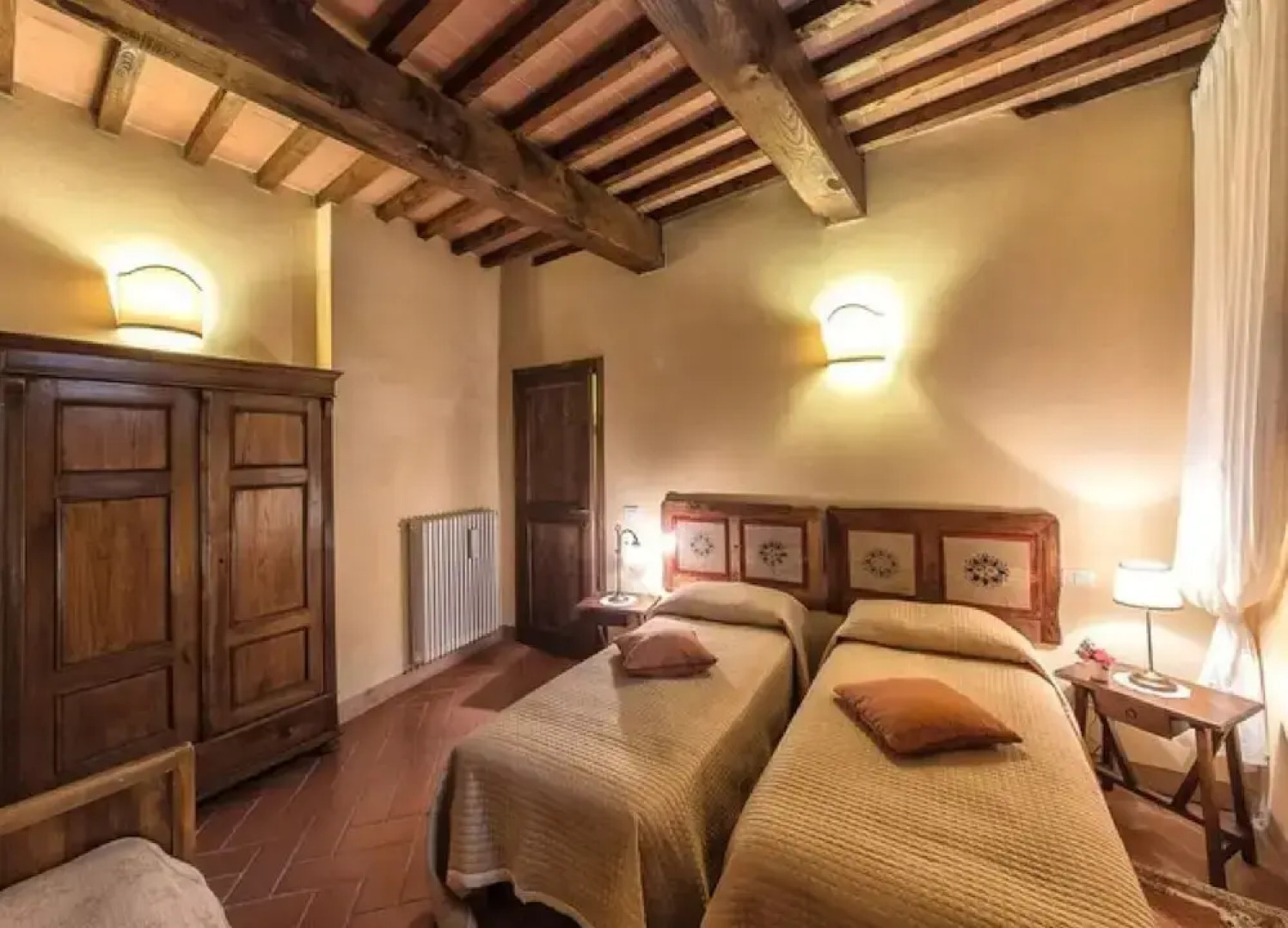 Apartment in Tuscany With Pool & Garden