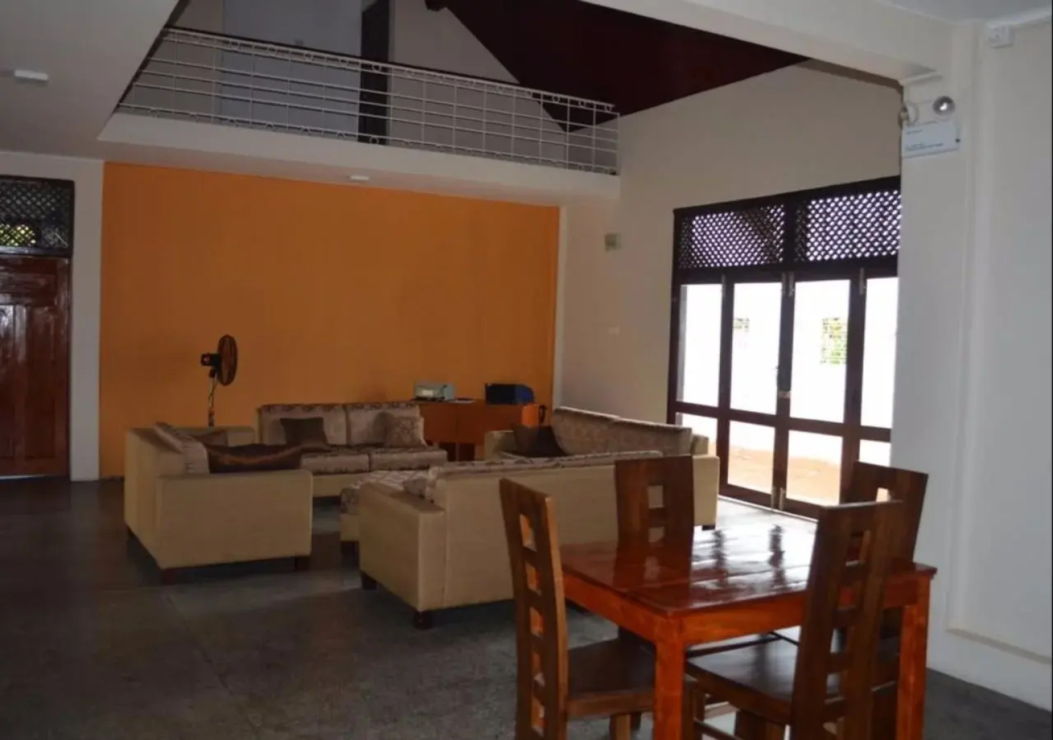 Dayanithi Guest House