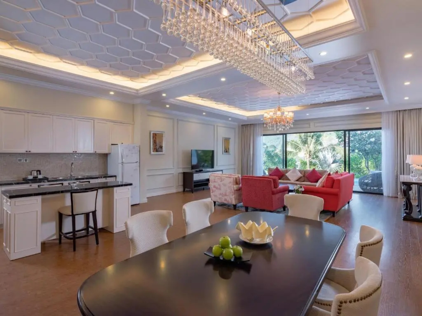 Nha Trang Marriott Resort & Spa, Hon Tre Island