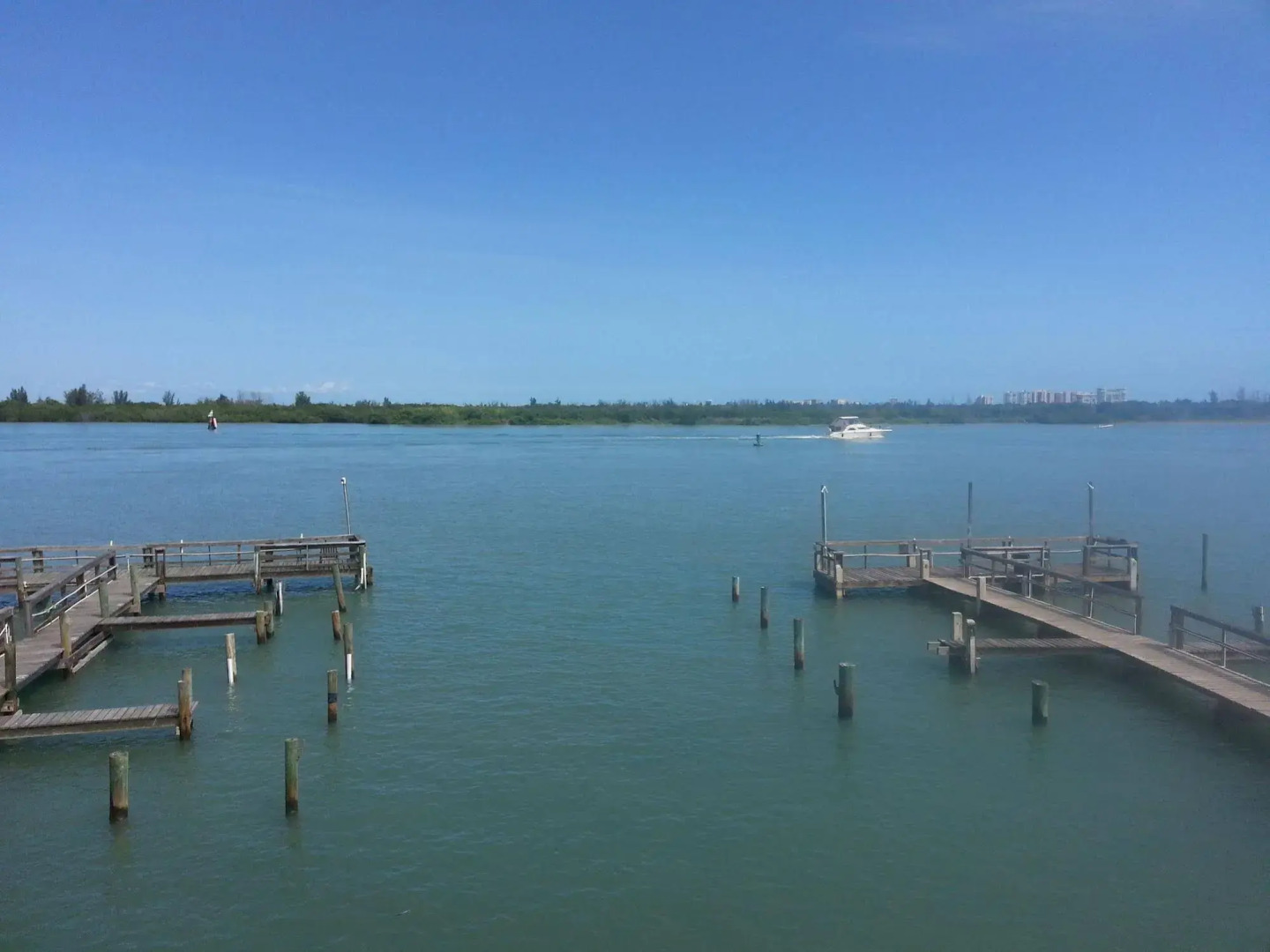 Dockside Inn & Resort