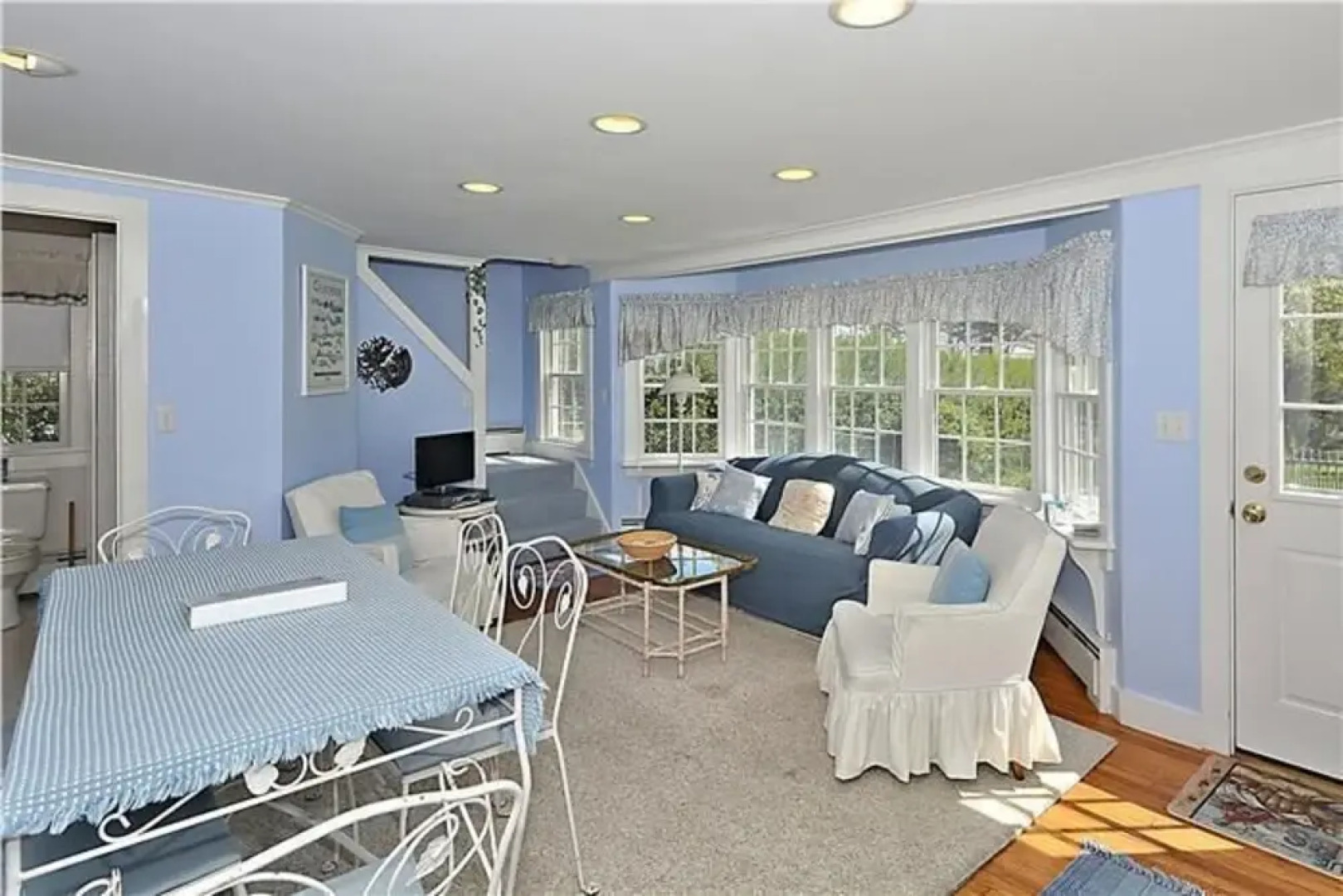 221 Shore Road - Nine Bedroom House