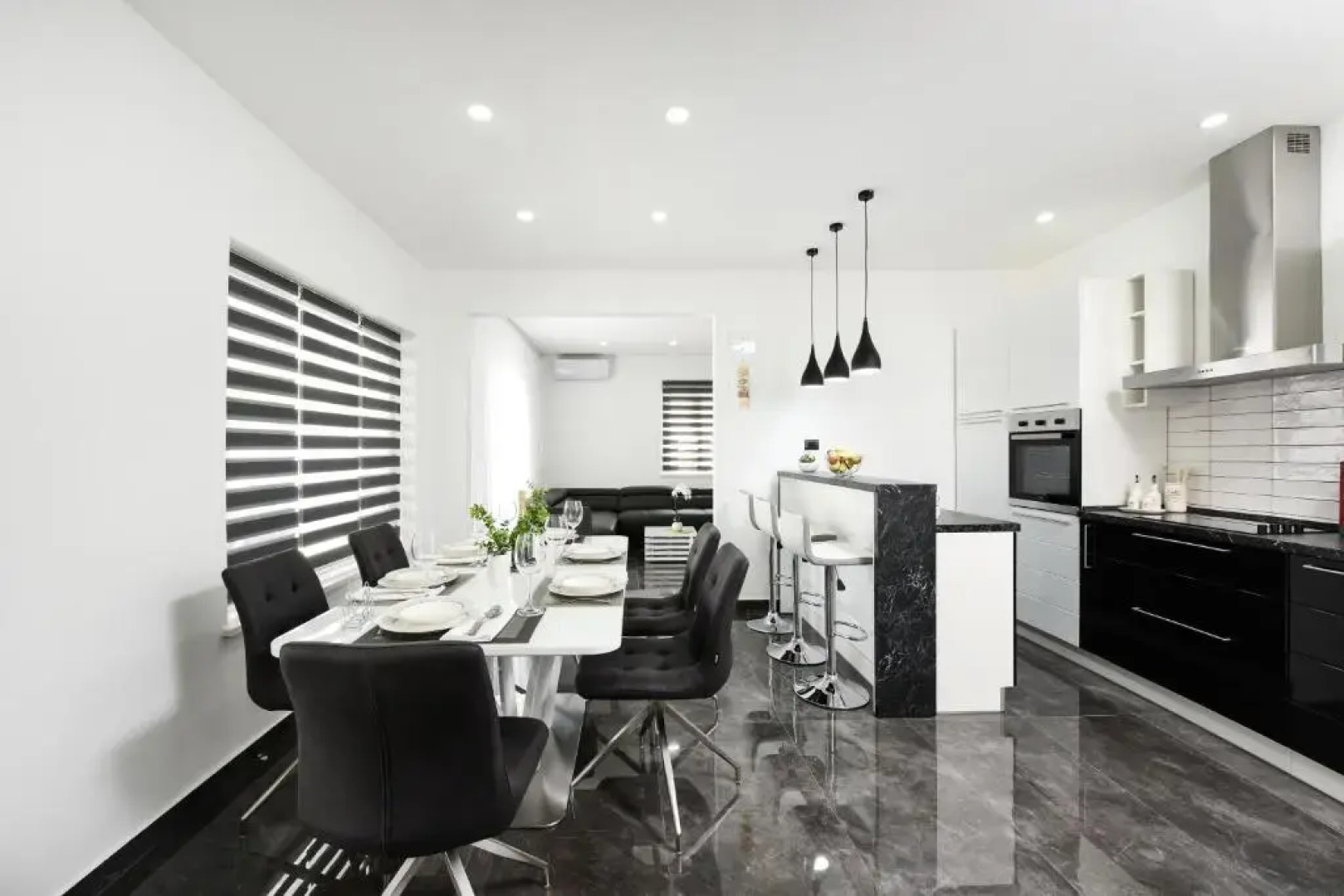 Villa Mare - with HEATED POOL