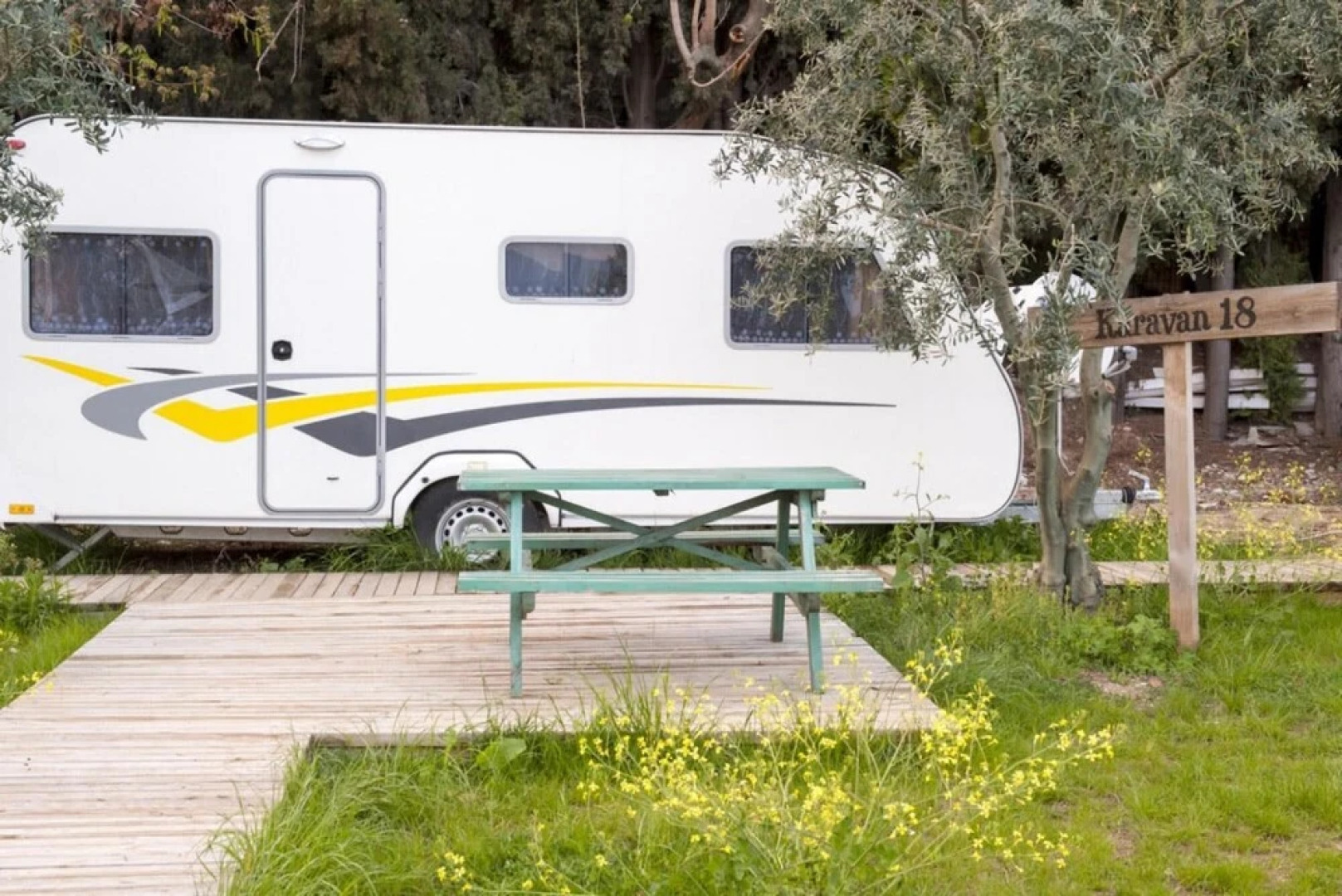 Cozy Caravan Surrounded by Nature in Iznik Bursa