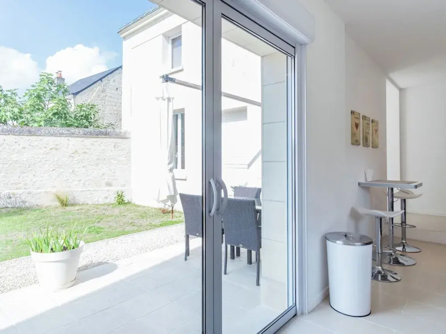 Luxury Holiday Home With Lawn in Beaumont-en-véron Near Chinon