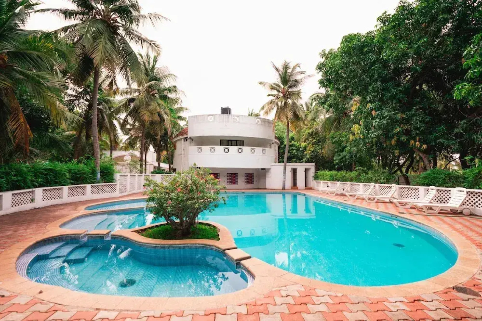 Shelter Beach Resort