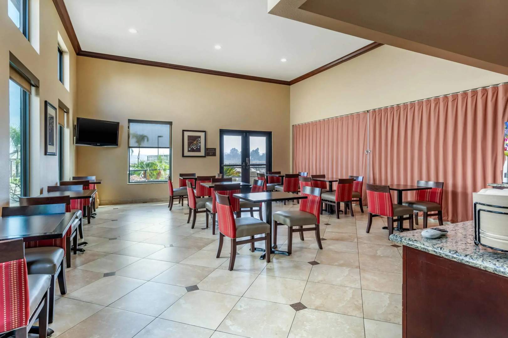 Comfort Inn & Suites Colton