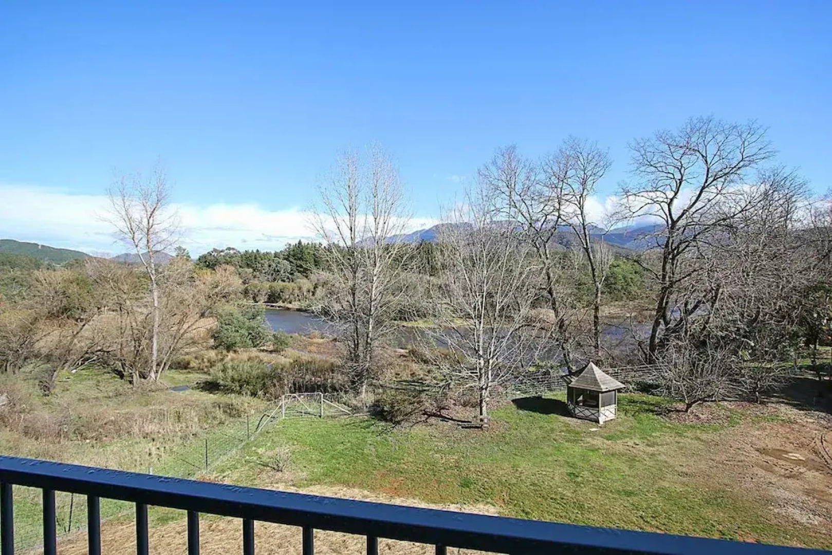 River Verse - On the Ovens