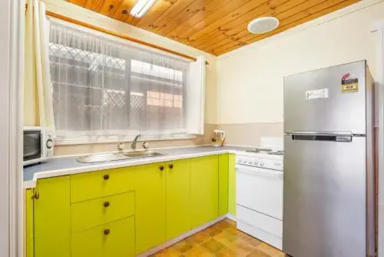 Kellraine Beach Cottages