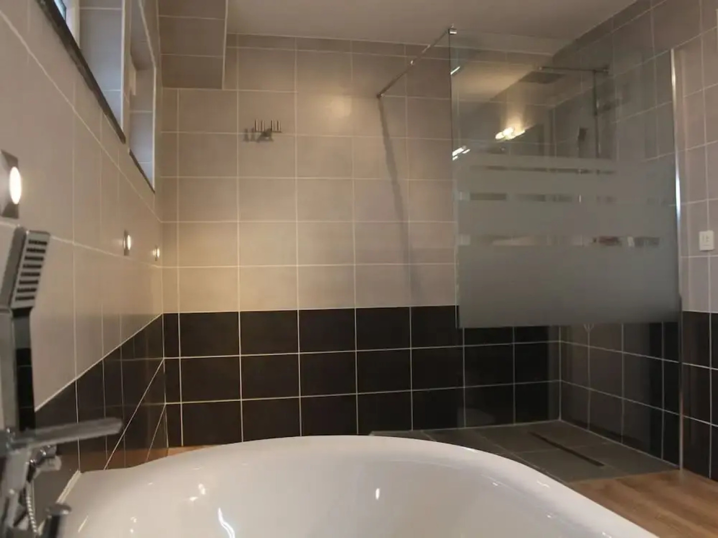 Gorgeous Group Residence For 20 People With Sauna Within Walking Distance Of The Beach