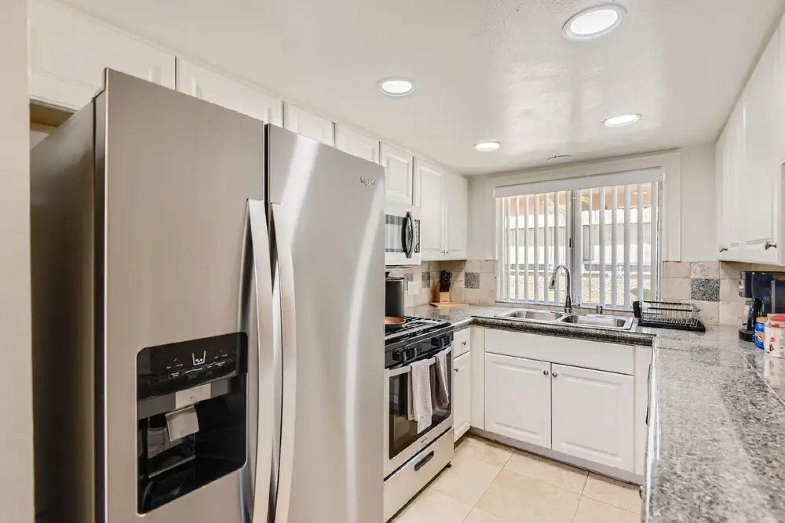 Spacious 3BR Yard BBQ Games Free Parking 0R2