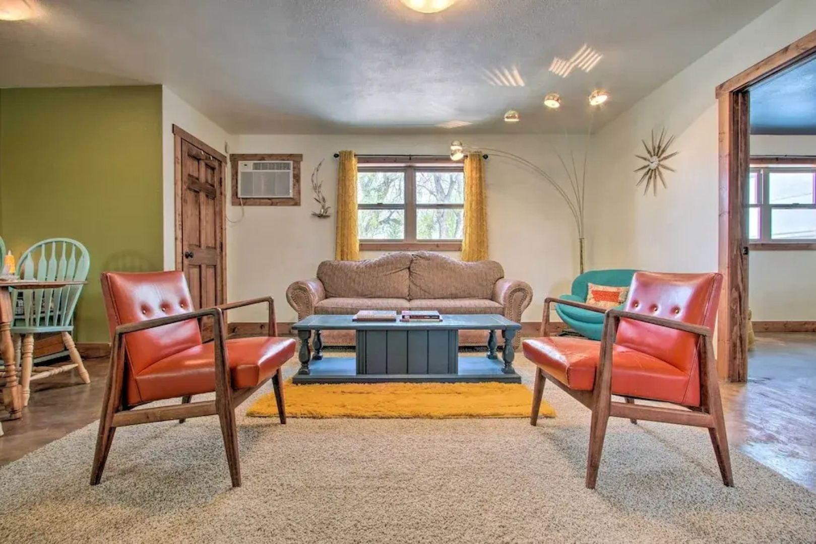 Chic Retro Retreat in Choteau: Walk to Dtwn!