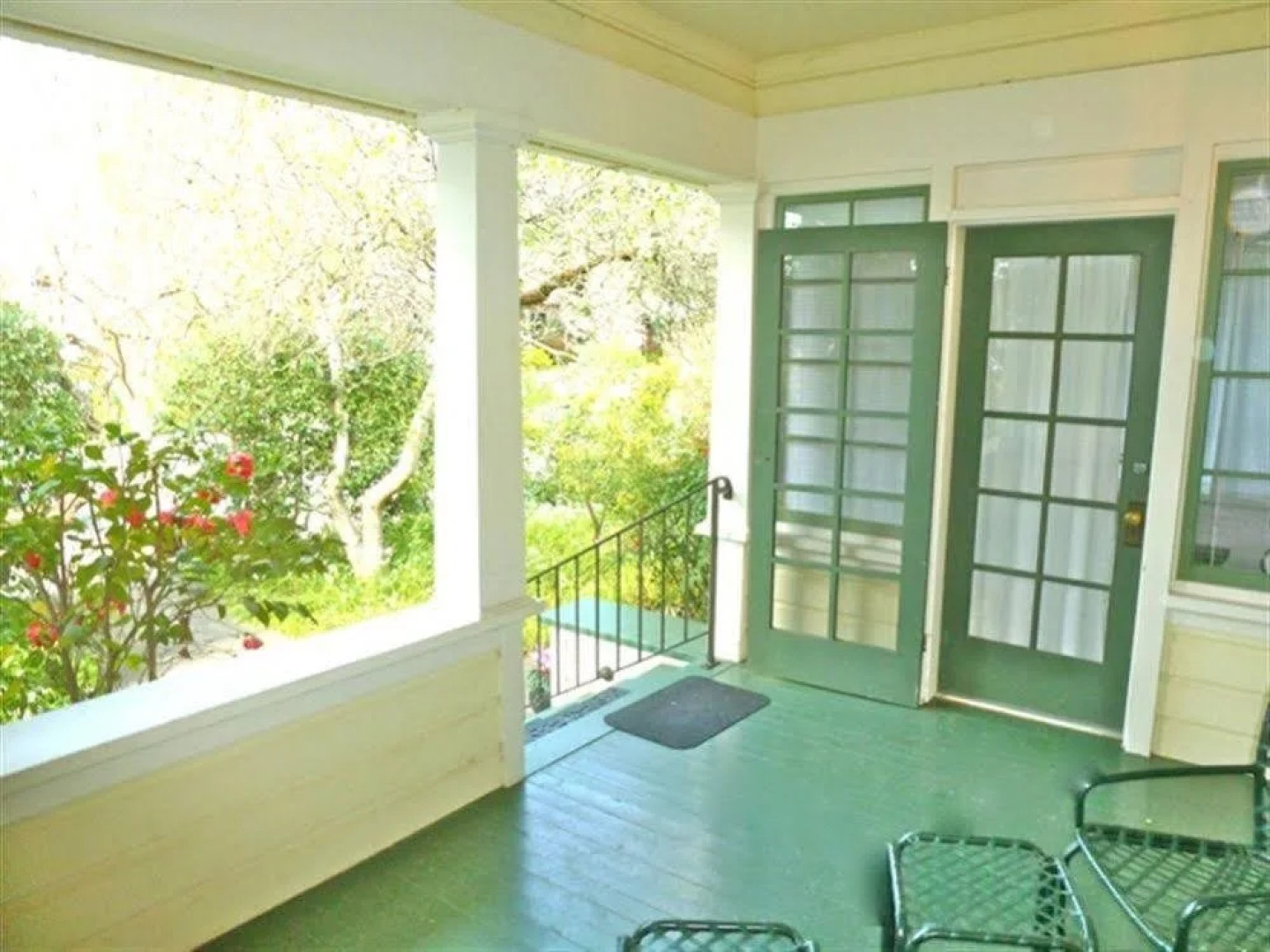 Camellia Inn