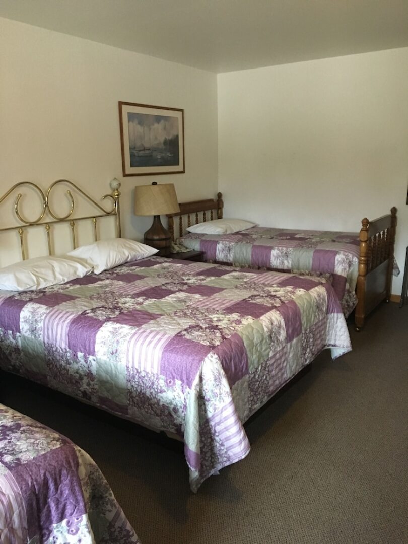 Scully's Manistee Outpost Motel