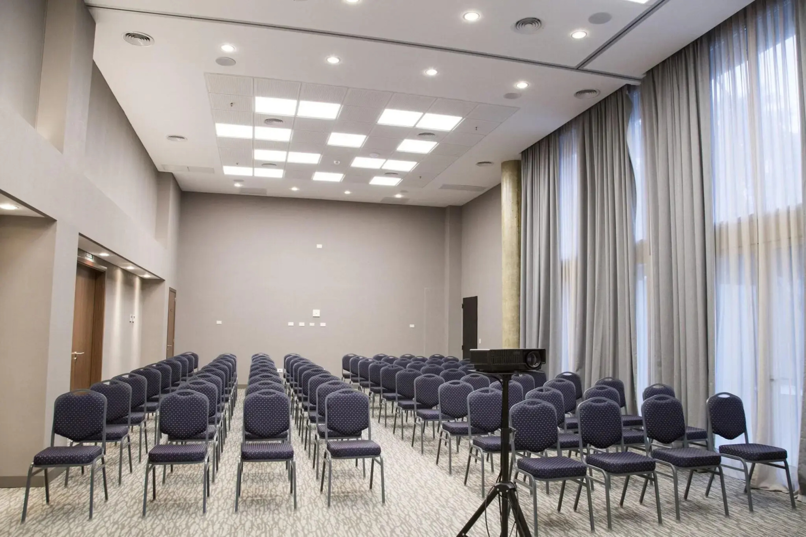 Hotel Land Plaza La Plata