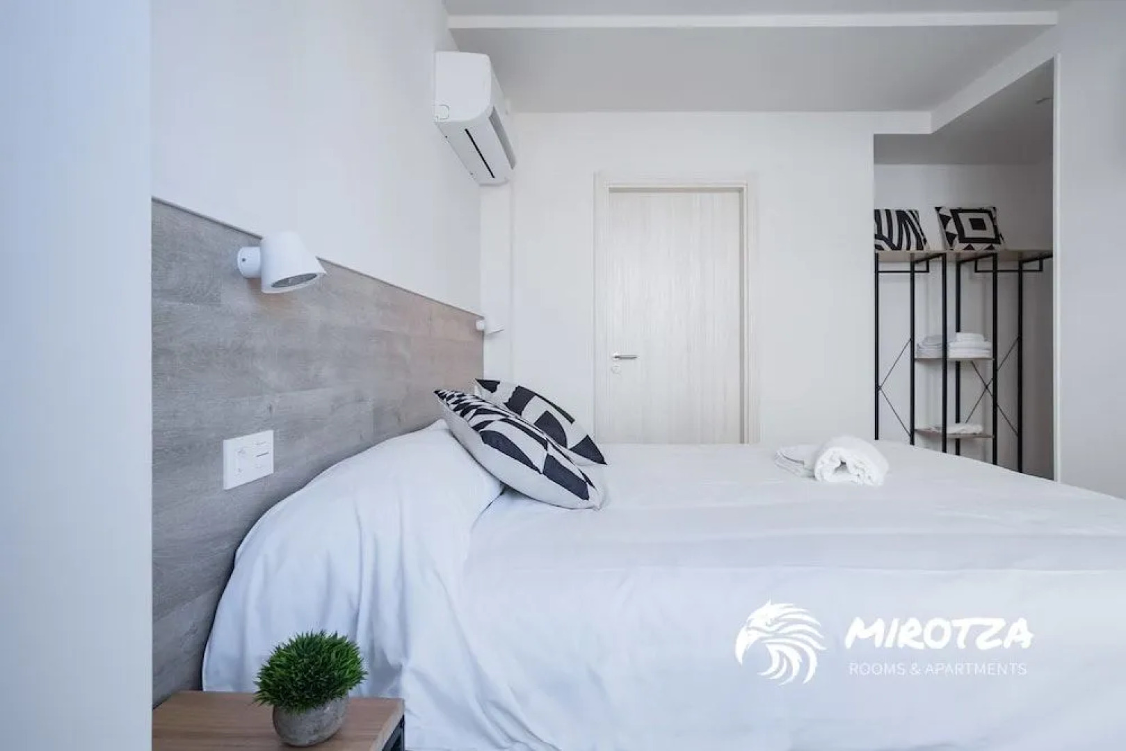 Mirotza Rooms And Apartments