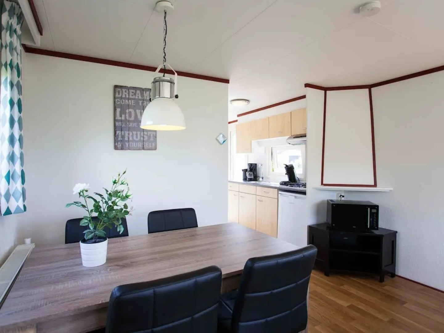 Neat Chalet With Microwave 3.5 km. From the Beach in Egmond