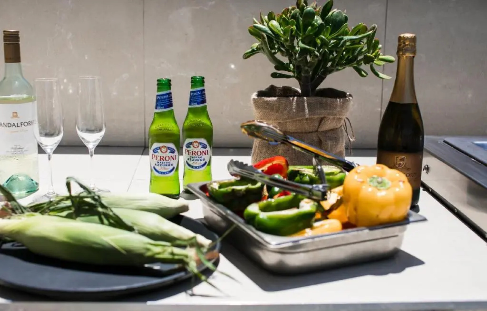 Pier 21 Riverside Apartment Hotel