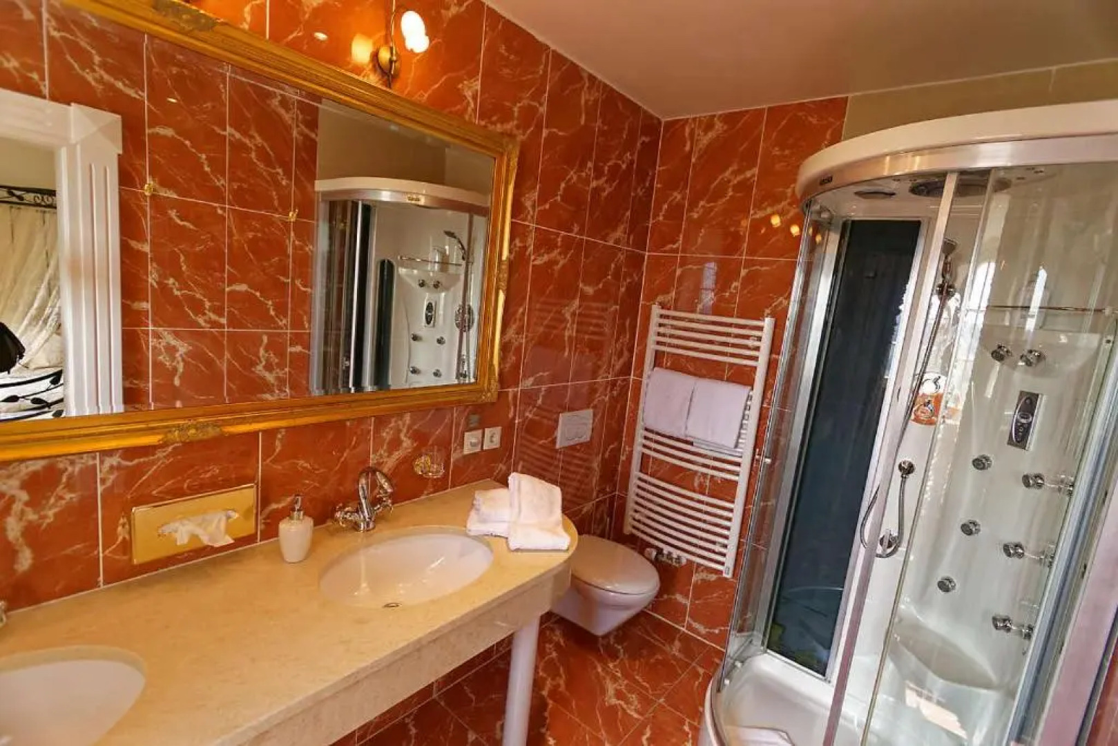 Burghaus & Villa Kronenburg