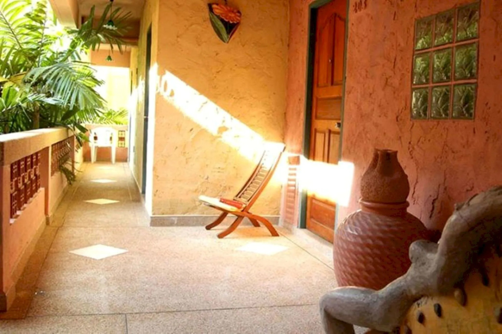 Casa Brazil Homestay & Gallery