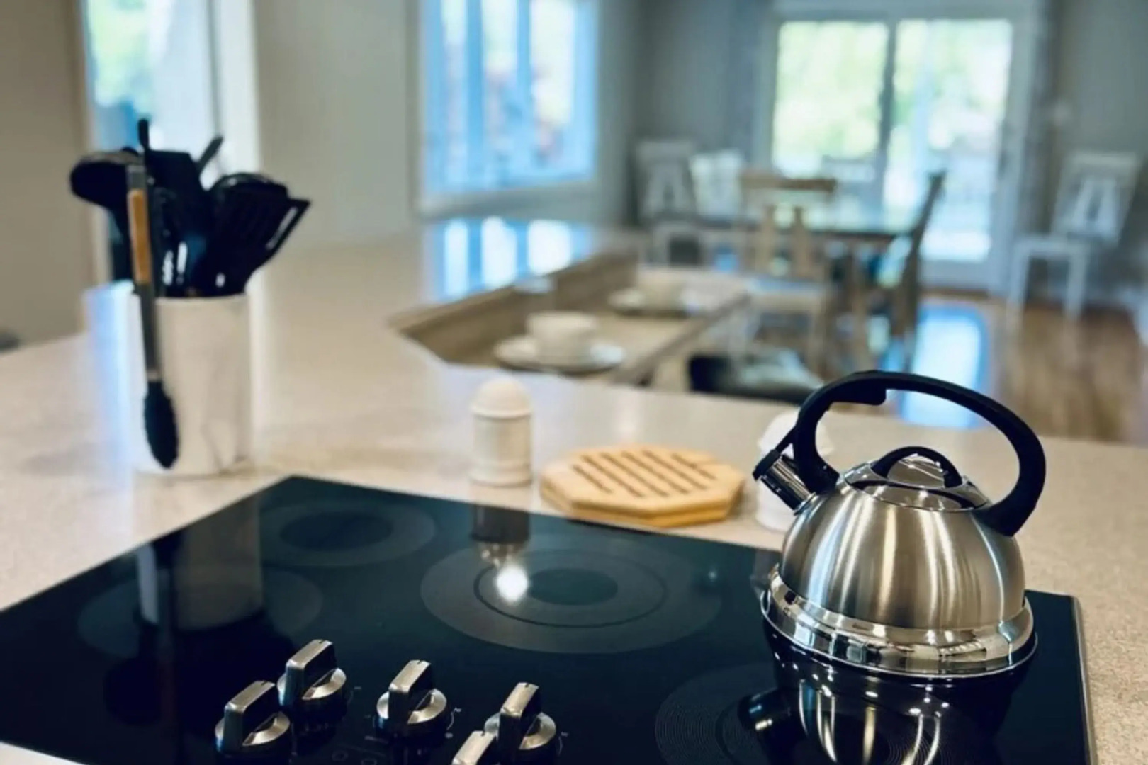 Sip, Sip Away by Avantstay Pool + Hot Tub