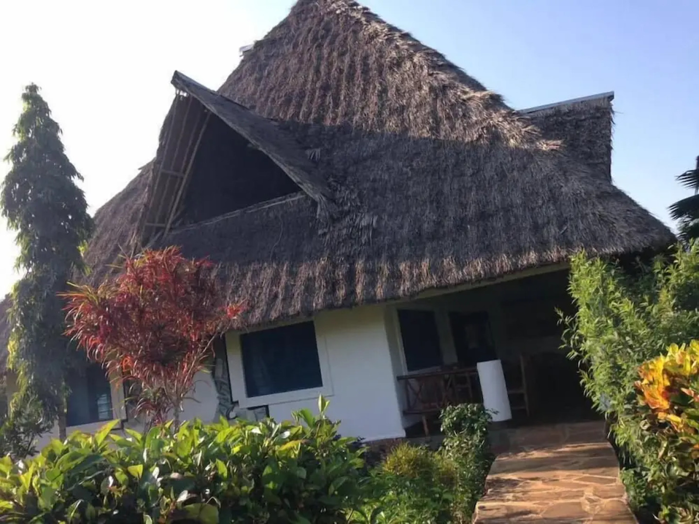 Villa Dora and Holly